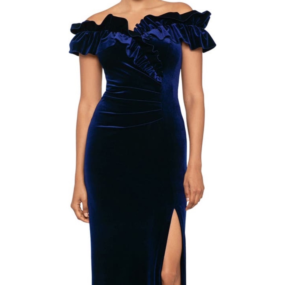 Xscape ots ruffle long velvet blue size 8